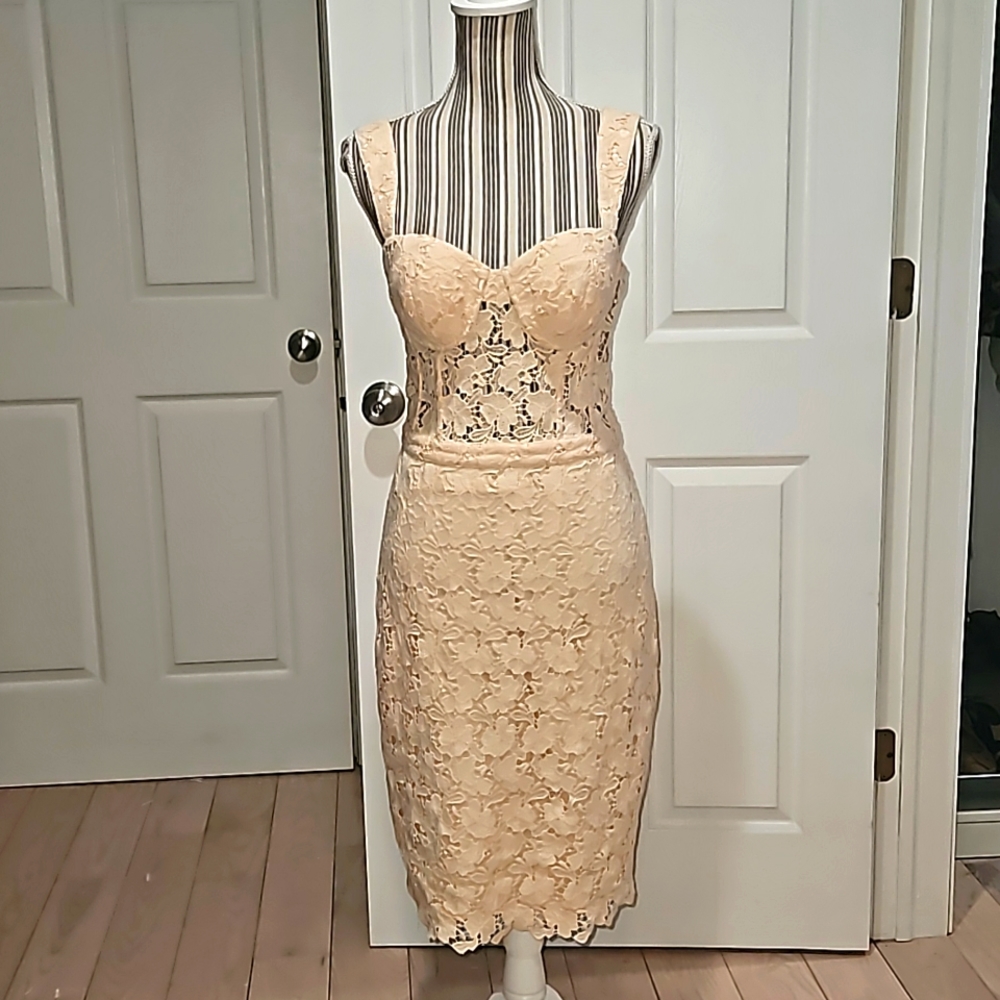 MARCIANO BY GUESS, Luca Lace Corset Dress Size 42 / 6 light Peach color